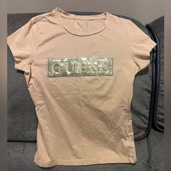 GUESS women’s /Juniors Tshirt. GUC. Size Medium - Picture 1 of 5